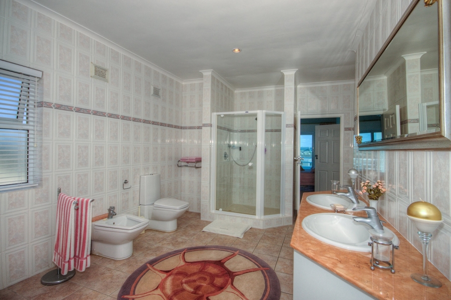 5 Bedroom Property for Sale in Royal Alfred Marina Eastern Cape